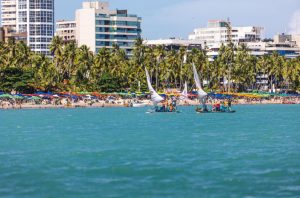 Prefeitura firma parceria com a OTA Decolar e garante desconto de 15% para turistas visitarem Maceió