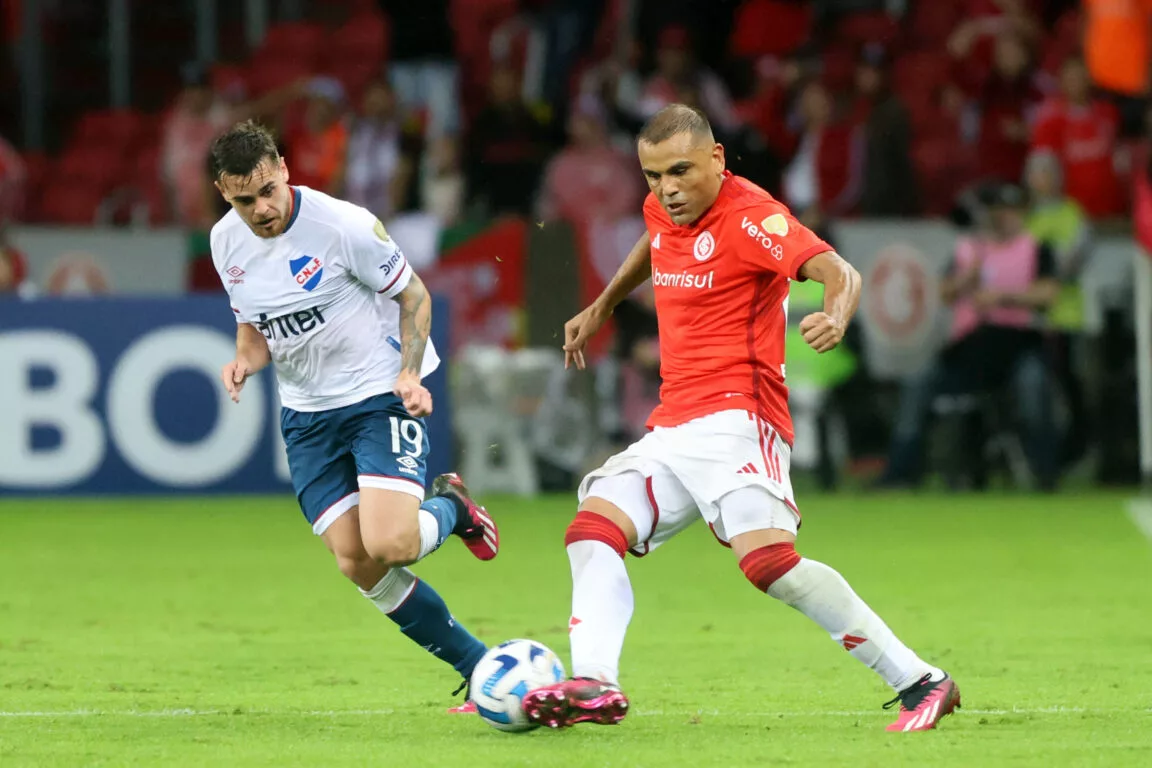 Inter ‘martela’ o Nacional, mas leva gol aos 45 do 2º tempo e fica no empate na Libertadores