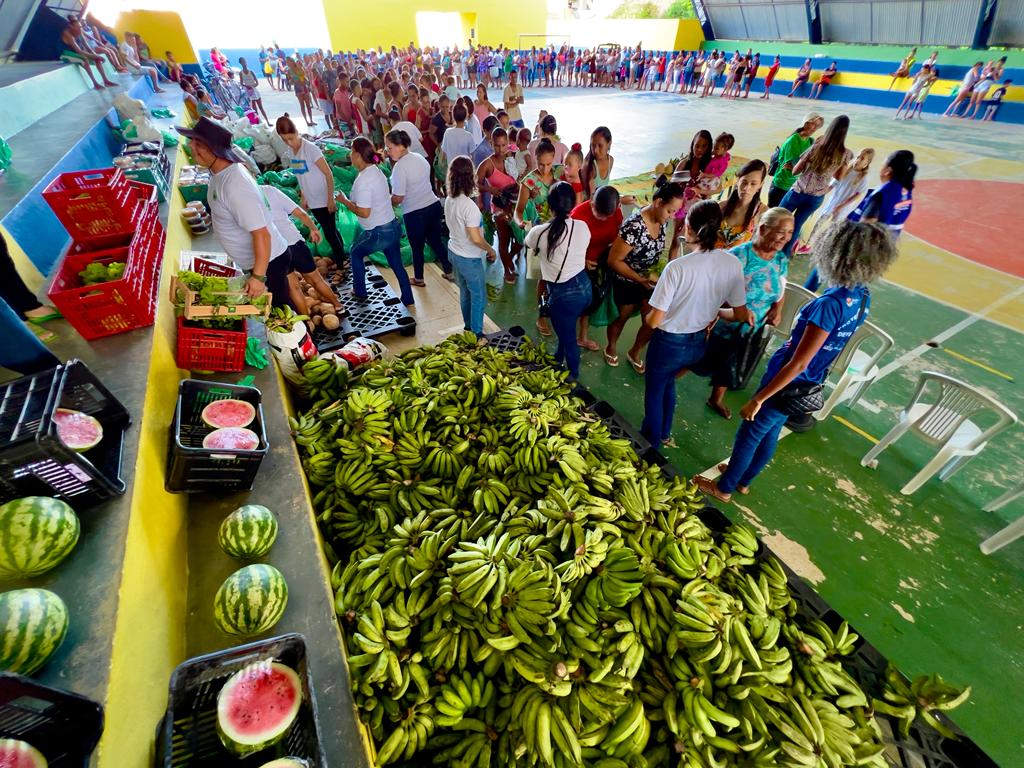 Passo de Camaragibe entrega mais de oito toneladas de alimentos a famílias cadastradas pelo Cras