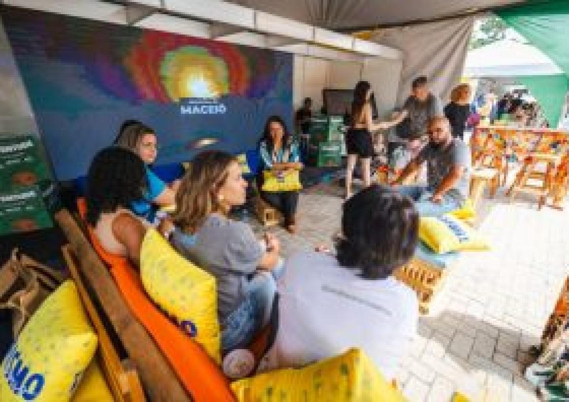 Feira da Juventude promove rodas de conversa sobre como empreender no setor turístico