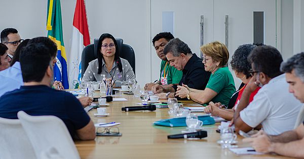 Governo de AL apresenta ao Sinteal propostas de valorização dos servidores da educação