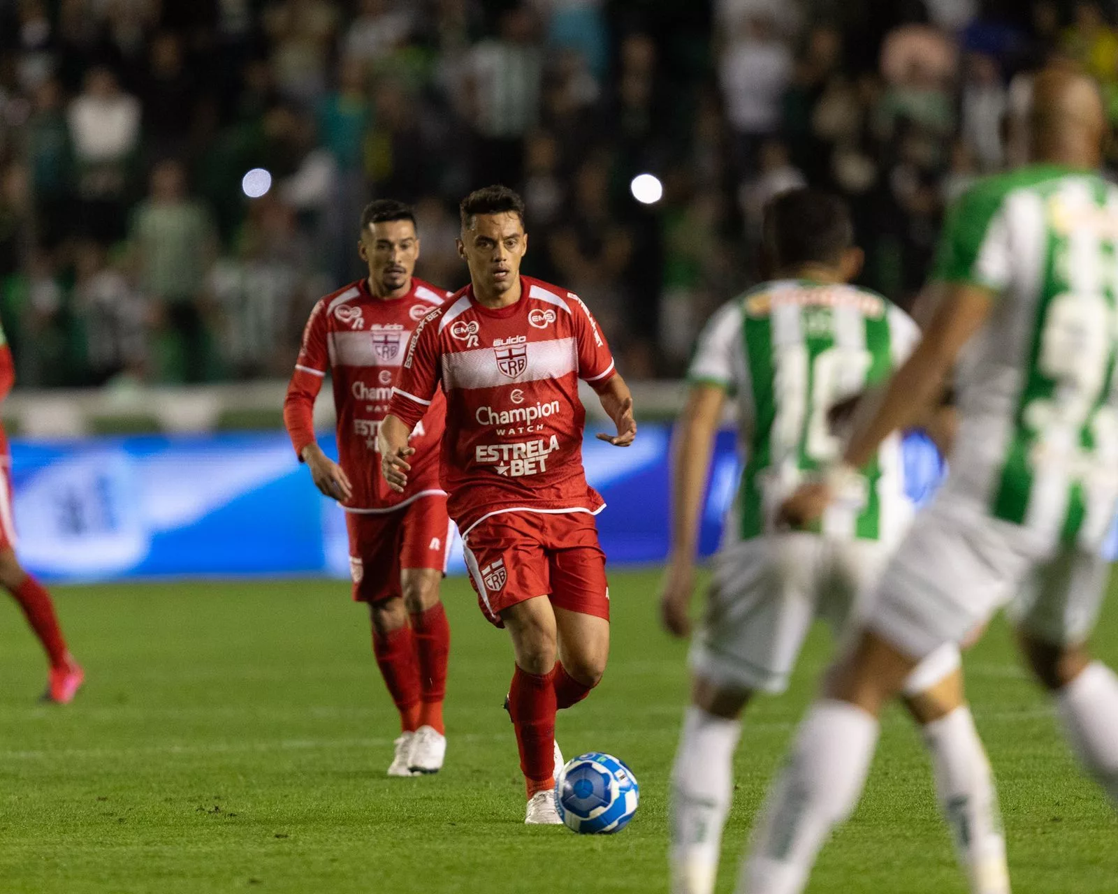 Após tropeço, CRB busca vitória contra o Guarani para voltar a sonhar com o G4 da Série B