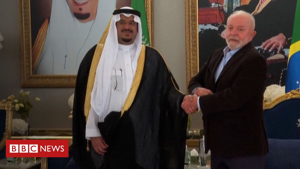 Na Arábia Saudita, Lula diz que Brasil quer ser líder mundial em energia renovável