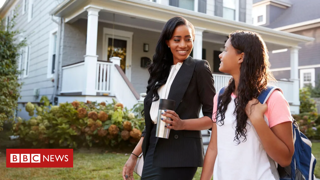 As plataformas de emprego para mães que priorizam família sem abandonar carreira