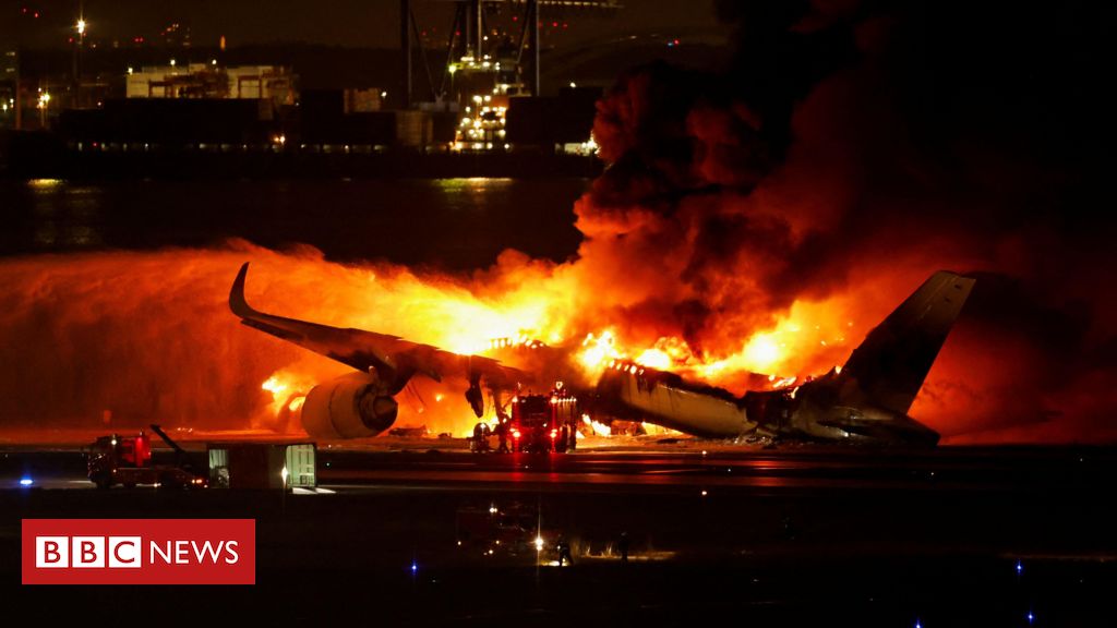 O que se sabe sobre avião que pegou fogo no Japão com 379 a bordo