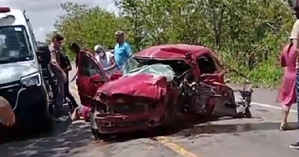 Motorista morre após bater com o carro em árvore na BR-316, em Maribondo