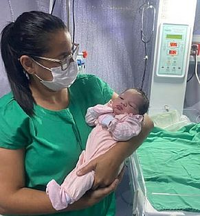 Primeiro bebê do ano nascido na rede pública de AL é uma menina, que veio ao mundo em hospital do Sertão