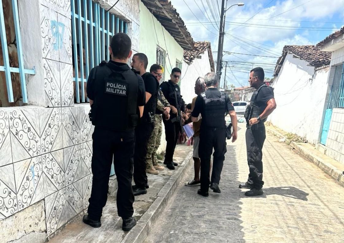 Secretário Flávio Saraiva acompanha diligências para prender autores de triplo homicídio no Clima Bom