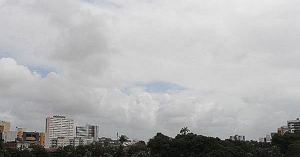 Aviso meteorológico mostra que pancadas de chuva do Agreste ao Sertão podem se estender até quinta (22)