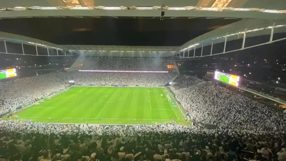 Santos bate recorde de público de estádio do Corinthians na temporada