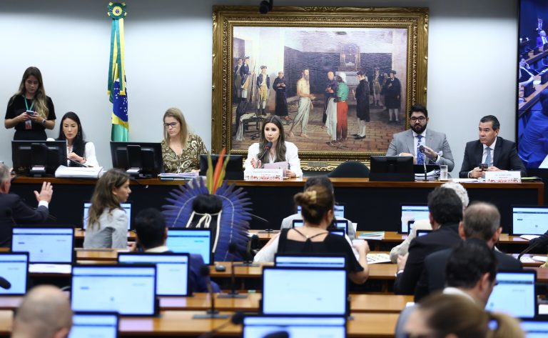 Comissão de Constituição e Justiça aprova parecer para manter prisão de Chiquinho Brazão – Notícias