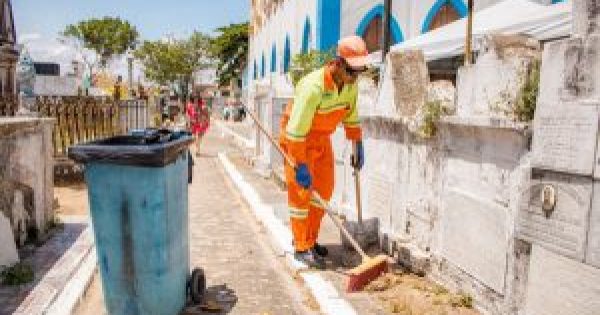 Dia de Finados: Prefeitura de Maceió intensifica trabalho de limpeza nos cemitérios públicos da capital